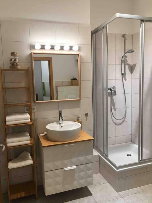 Apartment 1 Am Bahnhof แอร์ฟวร์ท ภายนอก รูปภาพ